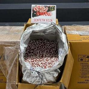 İzmir'de uyuşturucu operasyonu; 2 tutuklama