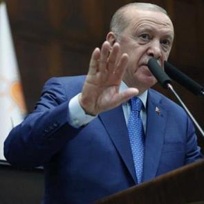 Orkestra şefinin baton&rsquo;u sallama şeklinden kendine pozisyon &uuml;retenler ayazda kalır
