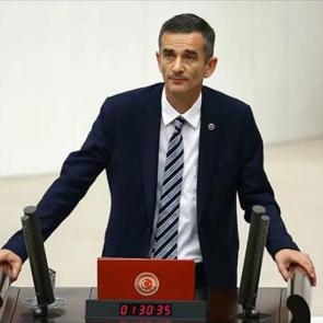 Son Dakika: &Uuml;mit Dikbayır CHP'den istifa etti