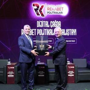 Yapay zeka ekonomiyi k&ouml;kten değiştirecek: 2032 yılı i&ccedil;in &ouml;ng&ouml;r&uuml;len rakam ortaya &ccedil;ıktı!