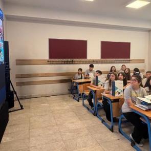 T&uuml;rk Telekom, TahtApp uygulamasıyla &ccedil;ocuklara ışık oldu; 5G ile karne heyecanı 7 ilde eş zamanlı yaşandı