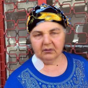 26 yıl &ouml;nce boşandığı adam boynundan bı&ccedil;akladı