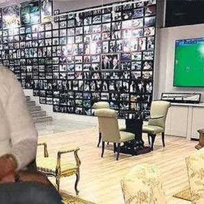 Aziz Yıldırım'ın evinde bir kadın kuaf&ouml;r hayatını kaybetti