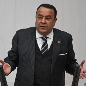 SON DAKİKA: CHP'li vekil Adnan Beker istifa etti: 'Kişisel hesaplar ve hukuksuzluk hakim'
