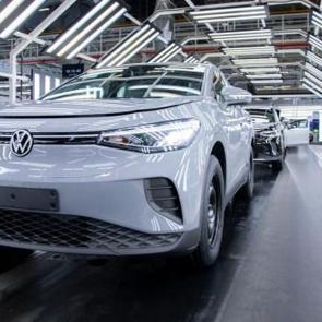 Volkswagen'in tarihi kararı Almanya'yı sarstı! H&uuml;k&uuml;met harekete ge&ccedil;ti