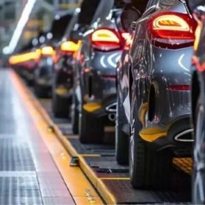 K&uuml;resel otomotiv dengeleri değişiyor: &Ccedil;in d&uuml;nya satışlarının %37&rsquo;sine ulaştı