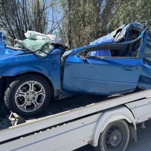 Afyonkarahisar'da feci kaza! Otomobildeki &ccedil;ift ve bebekleri &ouml;ld&uuml; 