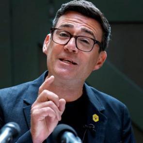Başbakanlığa hazırlanan Andy Burnham'dan Gazze &ouml;zr&uuml;: Dehşete d&uuml;şt&uuml;m