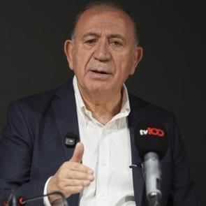 İstanbul'da partiye 200 kişi katıldı! G&uuml;rsel Tekin'den hodri meydan
