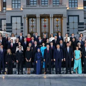 Emine Erdoğan, NATO liderleri ve eşlerini ağırladı: Diyalog ve uzlaşı vurgusu