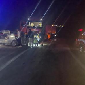 Feci kaza! Tır ile otomobil &ccedil;arpıştı! 3 kişi hayatını kaybetti