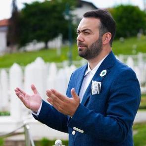 M&uuml;zisyen Burak Saygılı, Srebrenitsa Soykırımı anısına Boşnak&ccedil;a şarkı hazırladı