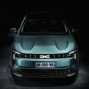 &Ouml;TV avantajıyla geliyor! T&uuml;rkiye&rsquo;de &uuml;retilecek ilk Dacia sahneye &ccedil;ıktı