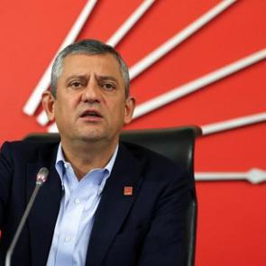 &Ouml;zg&uuml;r &Ouml;zel'den yeni parti iddialarına ilk yanıt! Yol haritasını a&ccedil;ıkladı