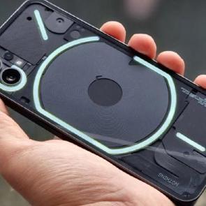 Sevilen telefon tarihe karışıyor! &Uuml;nl&uuml; marka fişini &ccedil;ekti