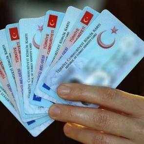 S&uuml;r&uuml;c&uuml;lere 2 kural geliyor! Yapanın ehliyeti iptal edilecek