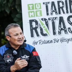 Doğduğu mahallede &uuml;reticilere seslendi! Alper Gezeravcı: Tarım stratejik bir alan