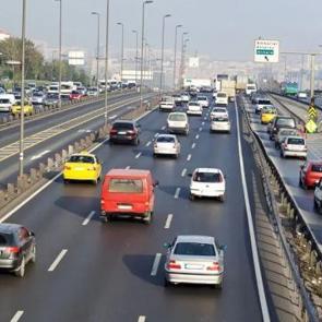 Ara&ccedil; alacaklar dikkat! İstanbul'da &uuml;&ccedil; harfli plaka d&ouml;nemi sona yaklaşıyor