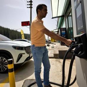 Elektrikli ara&ccedil;ların şarj t&uuml;ketimi yılın ilk yarısında y&uuml;zde 153,5 arttı