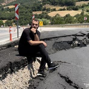 İki ili birbirine bağlayan yolda korkutan manzara: Kara yolu par&ccedil;alandı!
