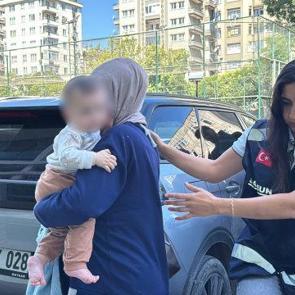 Kucağında 7 aylık bebek, &ccedil;antasında 1 kilo zehir!