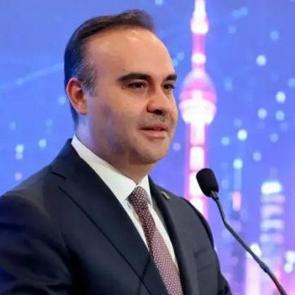 T&uuml;rk bilim insanları Kuzey Kutbu'ndaki deniz buzu hattına ulaştı