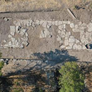 Troya&rsquo;da tarihi keşif: 1500 yıllık depremin izleri ortaya &ccedil;ıkarıldı