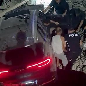 Cip, bitmeyen k&ouml;pr&uuml;den metrelerce yere u&ccedil;tu: Yaralılar var!