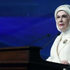 Emine Erdoğan Van G&ouml;l&uuml; Havzası koruma &ccedil;alışmaları i&ccedil;in Sıfır Atık Vakfı'na teşekk&uuml;r etti