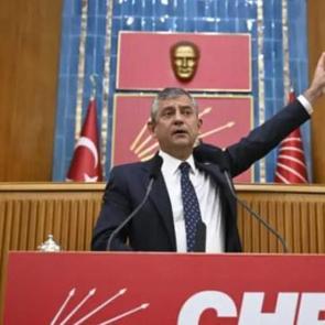 &Ouml;zel&rsquo;in Yeni Parti&rsquo;sinin ilk icraatı kriz &ccedil;ıkardı: CHP'nin sosyal medya hesaplarına &ccedil;&ouml;kt&uuml;