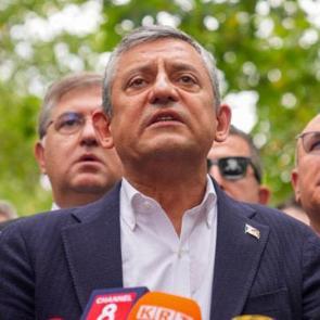 &Ouml;zg&uuml;r &Ouml;zel'den son dakika Mansur Yavaş a&ccedil;ıklaması