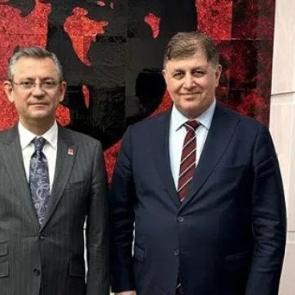 &Ouml;zg&uuml;r &Ouml;zel'e İzmir şoku! Cemil Tugay verdiği s&ouml;zden d&ouml;nd&uuml;