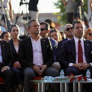 &Ouml;zg&uuml;r &Ouml;zel'in ilk icraatı İmamoğlu'na nispet gibi: Şimdiden yerini ayarlamış