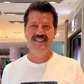 Savaş pilotu babanın oğlu İlker Aksum: "T&uuml;rkiye'ye kimse yan g&ouml;zle bakamıyor"