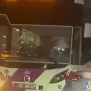 Sefer sırasındaki tartışma kanlı bitti: 10 kişi otob&uuml;s şof&ouml;r&uuml;ne acımasızca saldırdı
