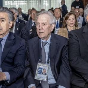 Mahmut Uslu dahil 7 y&ouml;netici istifa etti! Fenerbah&ccedil;e'de y&ouml;netim kurulu yeniden şekillendi