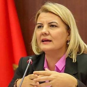 Bir skandal daha! Fatma Kaplan H&uuml;rriyet'in 'Kilolu &ccedil;ıktım' kaprisi 800 bin liraya patladı