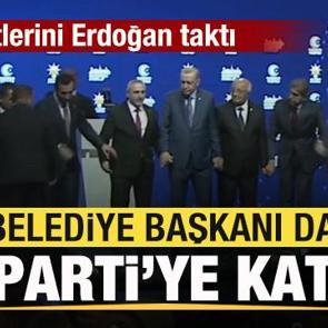 3 belediye başkanı AK Parti'ye katıldı! Rozetlerini Başkan Erdoğan taktı