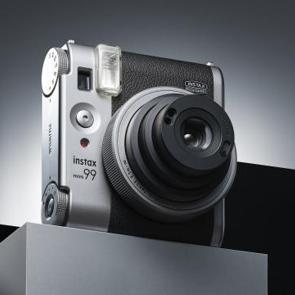 Yeni &ouml;zelliklerle donatılan instax mini 99 tanıtıldı