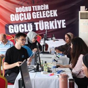 Bağcılar'da &uuml;niversite adaylarına &uuml;cretsiz tercih desteği!
