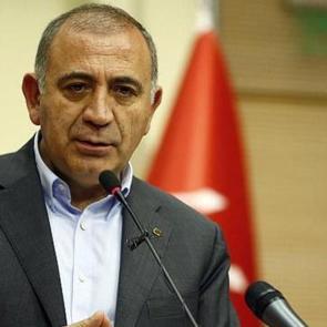 G&uuml;rsel Tekin g&ouml;revden alındı mı? CHP S&ouml;zc&uuml;s&uuml; M&uuml;slim Sarı a&ccedil;ıkladı