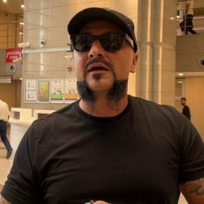 Hayko Cepkin'den adliye girişinde gazetecilere hakaret