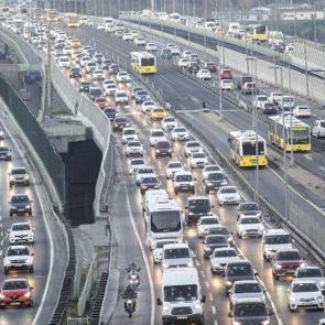 İstanbul'da bazı yollar trafiğe kapatılıyor! Alternatif yollar a&ccedil;ıklandı
