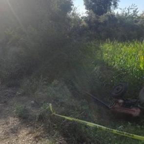 Osmaniye&rsquo;de trakt&ouml;r devrildi, 2 kişi yaralandı