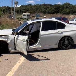 Pendik&rsquo;te iki otomobilin karıştığı kazada 1'i &ccedil;ocuk 2 kişi yaralandı
