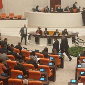 TBMM'de oturma d&uuml;zeni değişti: Partilerin yeni yerleri belli oldu!