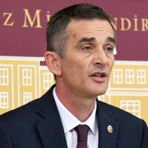 &Uuml;mit Dikbayır, AK Parti'ye ge&ccedil;eceğini a&ccedil;ıkladı