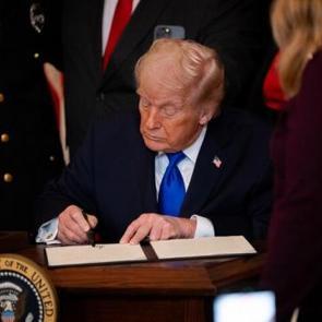 Trump'ın 'sa&ccedil;malık' dediği uygulama i&ccedil;in tarihi adım atıldı: T&uuml;rkiye&rsquo;yi &ouml;rnek aldı
