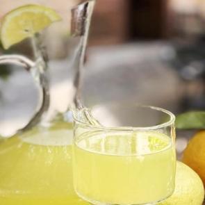 T&uuml;rkiye&rsquo;de benzeri az! Fıstıklı limonata &ouml;nce şaşırtıp sonra serinletiyor