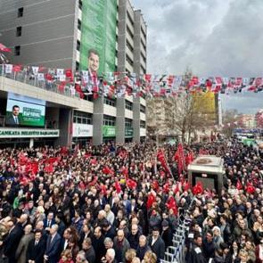 YENİ Parti'ye ge&ccedil;tiler: CHP 37 yıllık kalesini kaybetti